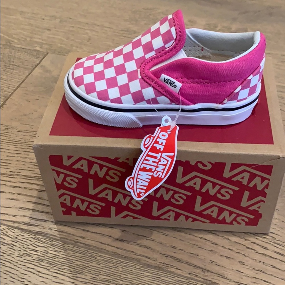 Classic Slip-on checkerboard Raspberry Vans